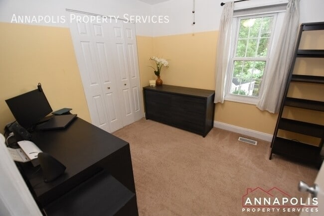 Building Photo - 449 Alfreton Ct
