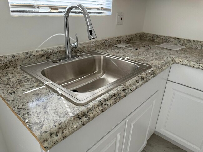 Building Photo - 1403 Wharf Ln