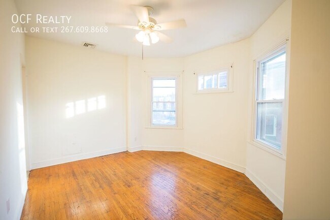 Building Photo - 4244 Spruce St