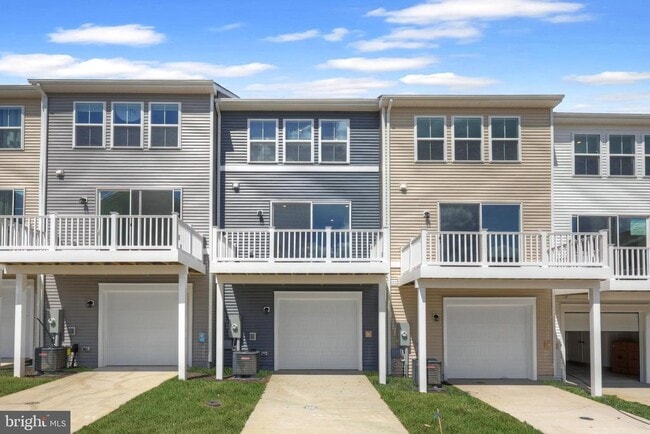 Building Photo - 9117 Crk Btm Ln