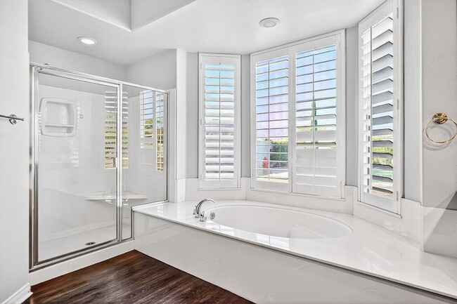 Building Photo - 5 Curie Ct