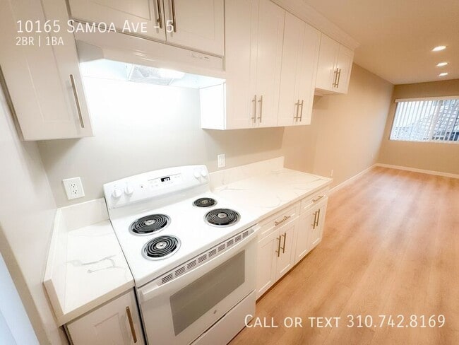 Building Photo - 10165 Samoa Ave