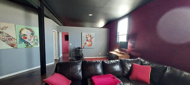 Building Photo - 194 Central Ave