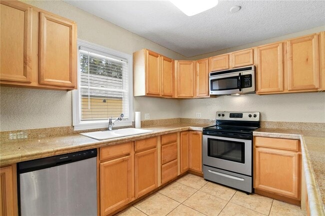 Building Photo - 689 Overspin Dr