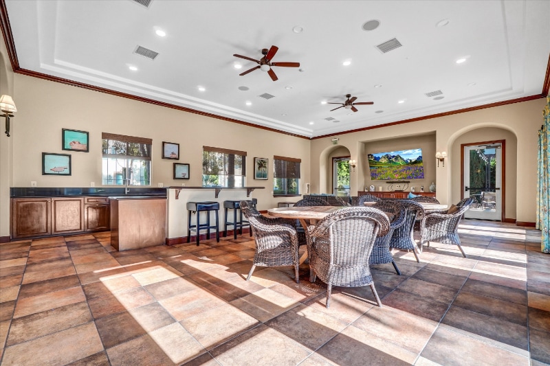 Building Photo - 519 S Melrose St