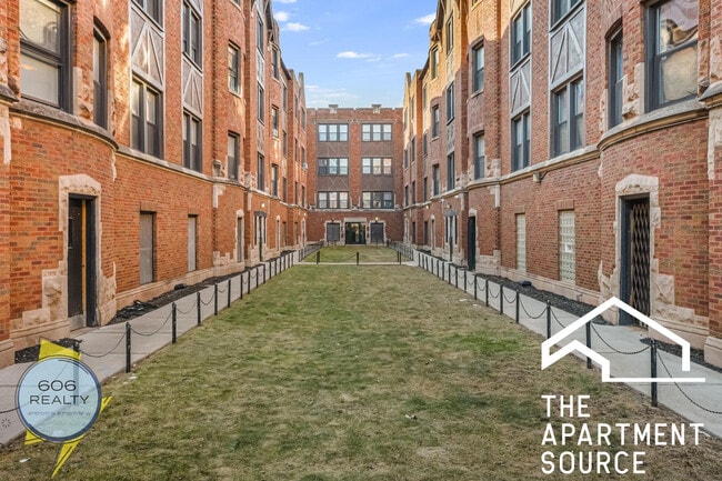 Building Photo - 5244.5 S Drexel Ave