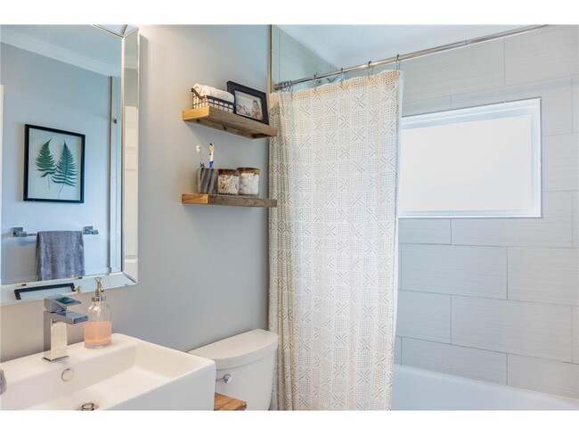 Building Photo - 112514 E Washington Ln