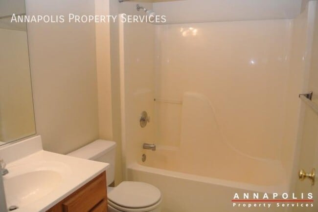 Building Photo - 20H Sandstone Ct