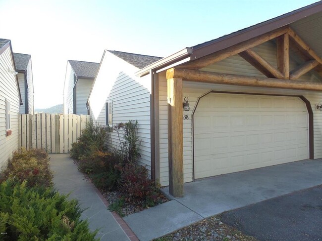 Building Photo - 3 Bed, 2.5 Bath Kalispell Townhome