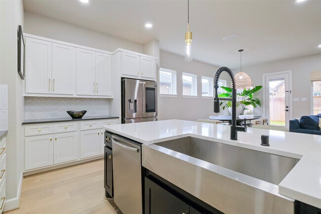 Building Photo - 2310 Precision Ln