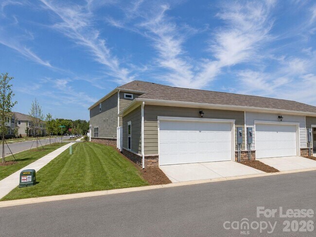 Building Photo - 302 Sagecroft Ln