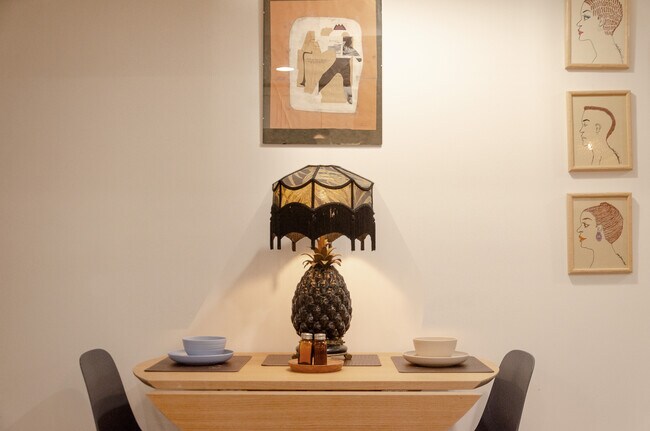 Building Photo - 124 Covert St