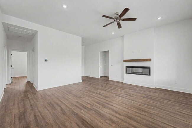 Building Photo - Brand NEW 3-Bedroom Retreat with Granite Finishes & Cozy Fireplace in Farmington!