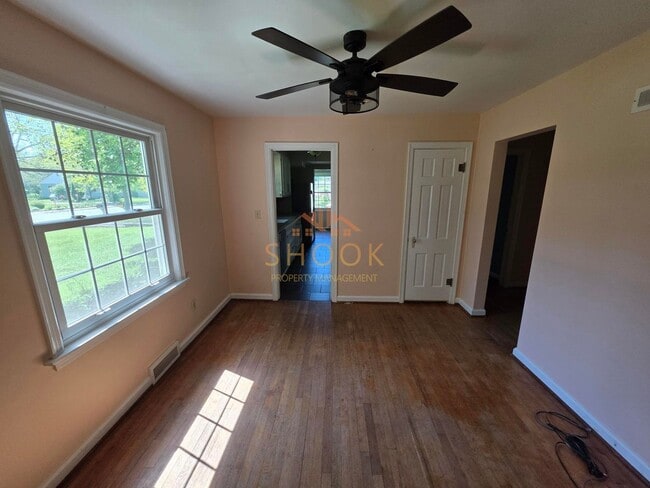 Building Photo - MOVE IN BY JULY AND GET AUGUST RENT FOR ON...