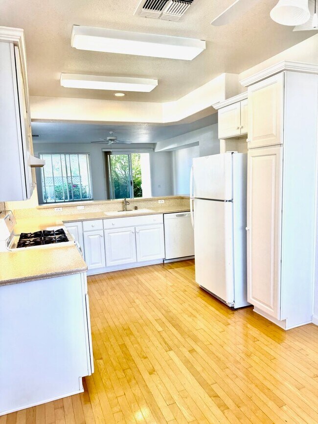 Building Photo - 55+ Community Sun City Roseville