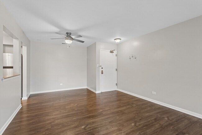 Building Photo - 7510 Farmingdale Dr