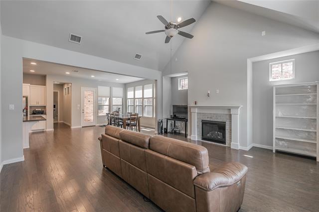 Building Photo - 1013 Midland Dr