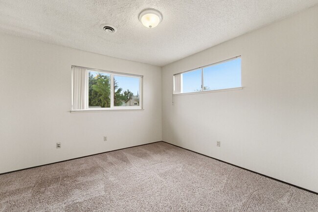 Building Photo - 0887