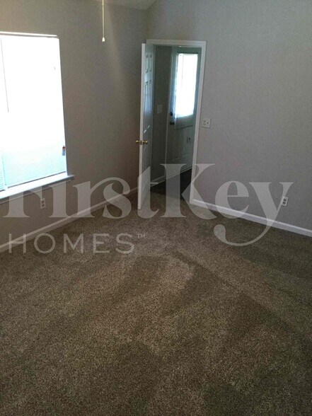 Building Photo - 8321 Mountain Pass