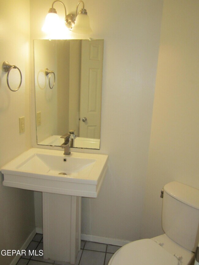 Building Photo - 6924 Imperial Ridge Dr