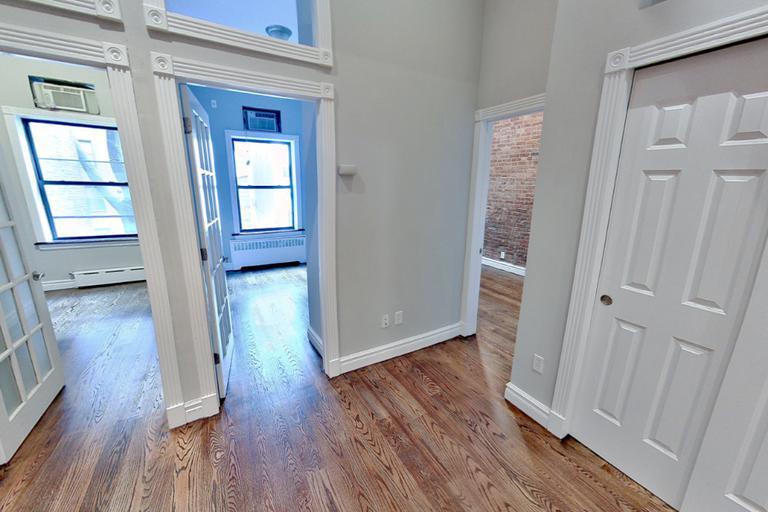Building Photo - 138 E 16th St