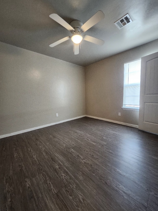 Building Photo - 1533 Doling Ln
