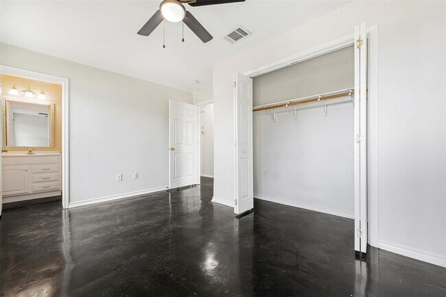 Building Photo - 613 Broken Bow Dr