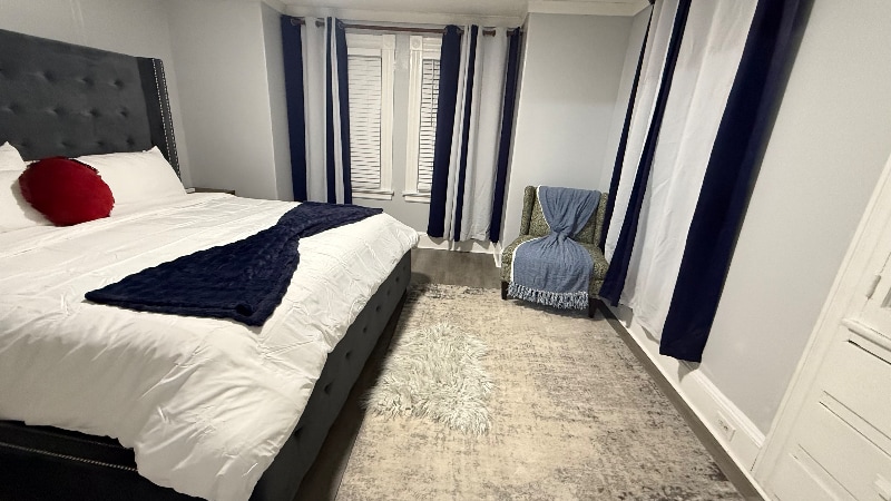 Building Photo - 141 Middle Tpke E