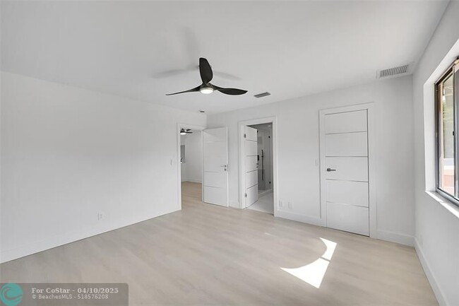 Building Photo - 6488 Via Rosa