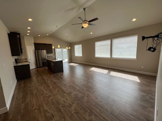 Building Photo - Beautiful Home in Quincy