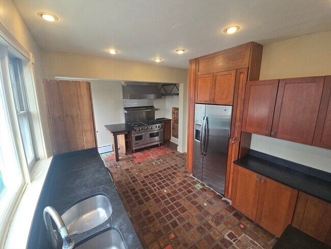 Building Photo - 21 Mountain Ave