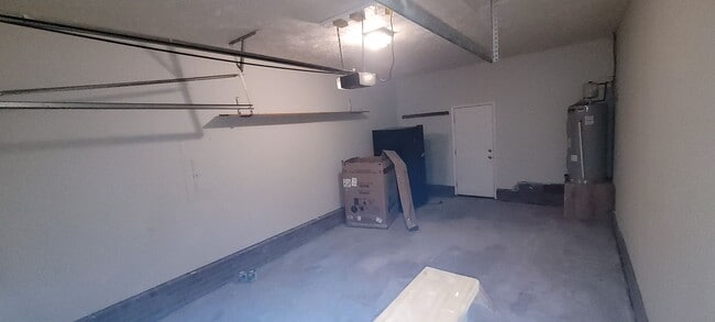 Building Photo - Clean 3 bedrooms, 2 baths, single garage w/remote control, and fenced yard!!