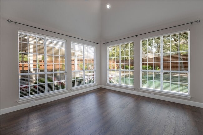 Building Photo - 209 Timber Lake Dr