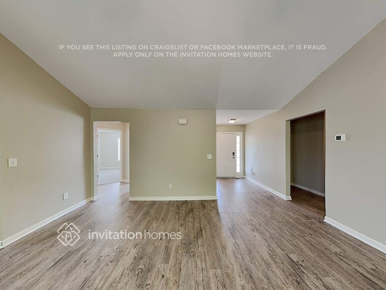 Building Photo - 4730 Camelot Dr