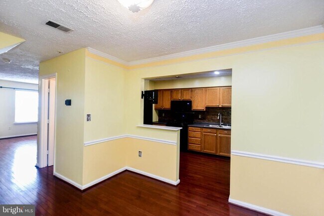 Building Photo - 7234 Tamo Ct