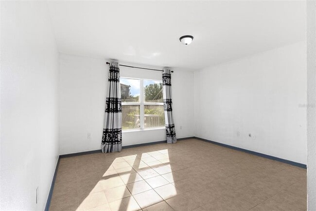 Building Photo - 125 Vista View Ave