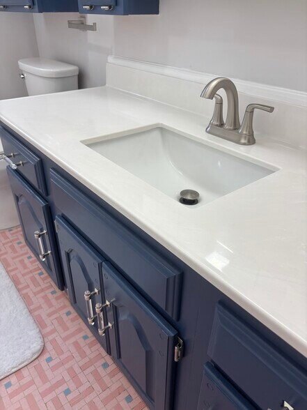 Hall Bathroom - 1350 Sylvia Ave