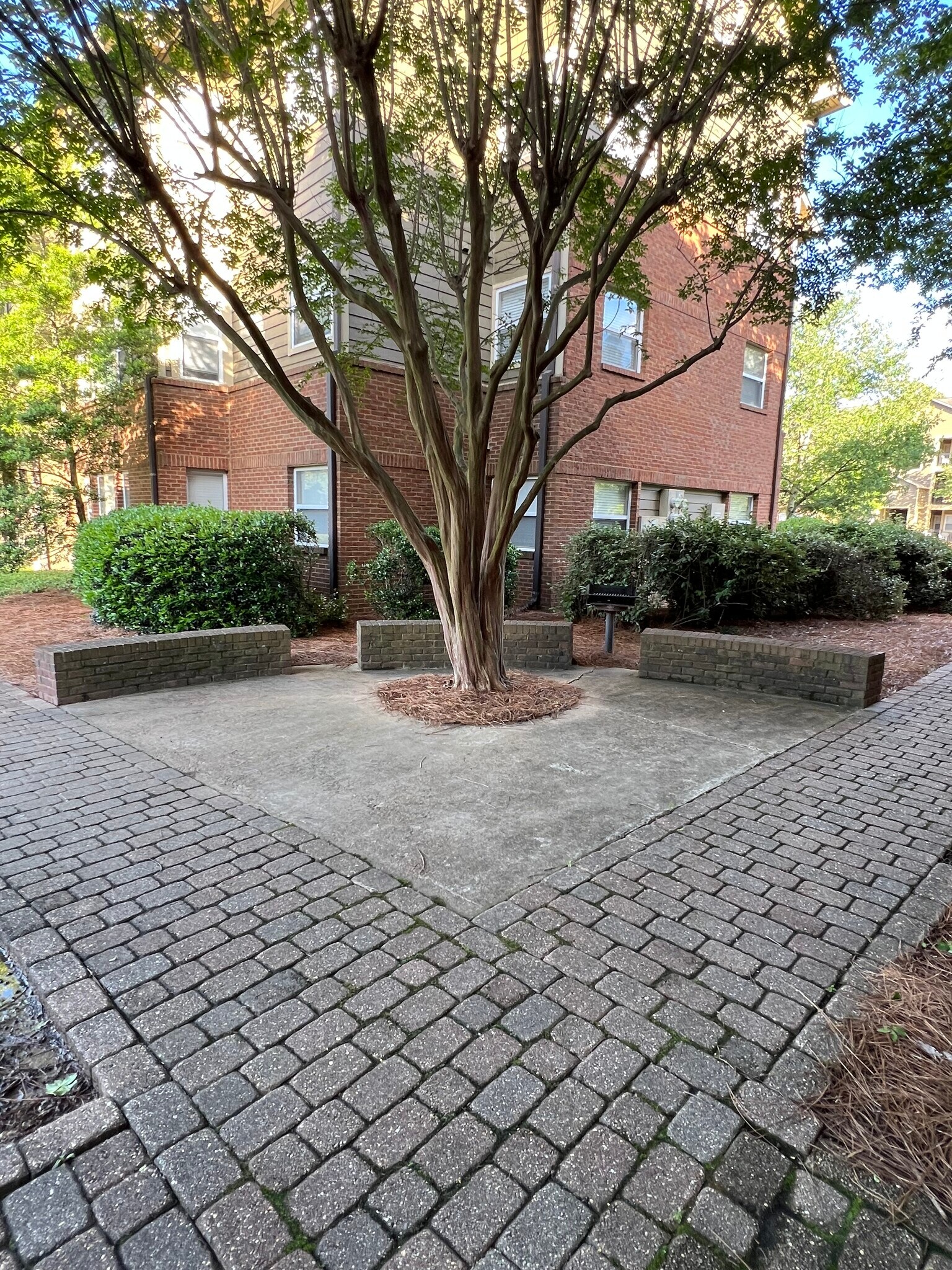 Building Photo - 2100 Old Taylor Rd