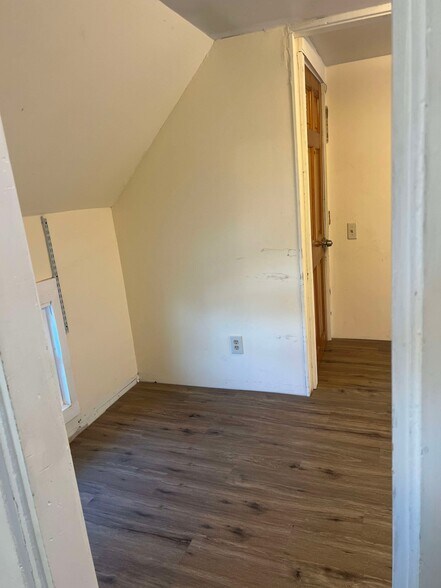 Building Photo - 279 Essex St