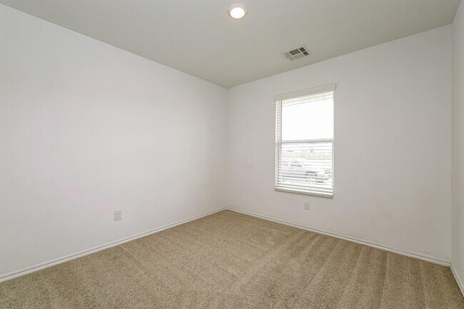 Building Photo - 10924 SW 23rd Pl