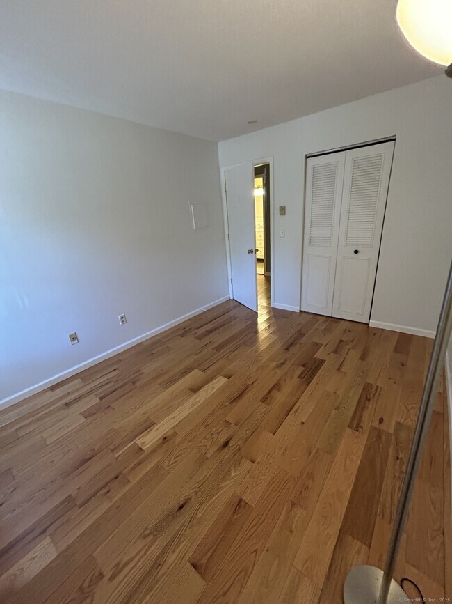 Building Photo - 87 Wellington Dr