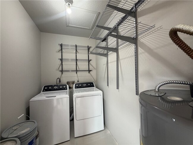 Building Photo - 1575 Monte Vista Dr