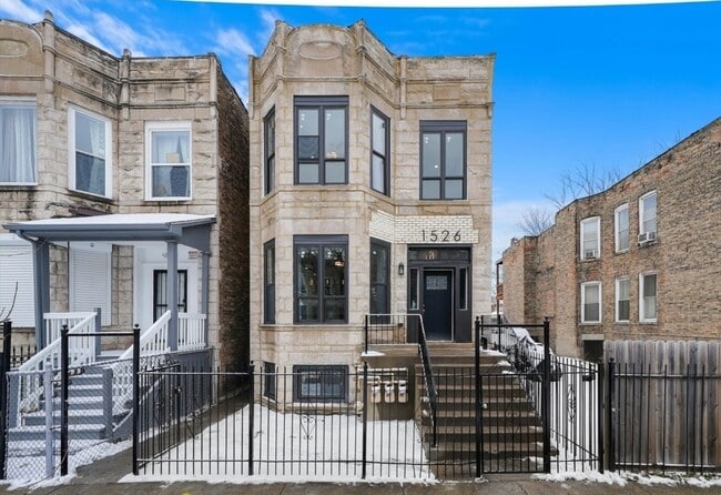 Primary Photo - 1526 S St Louis Ave