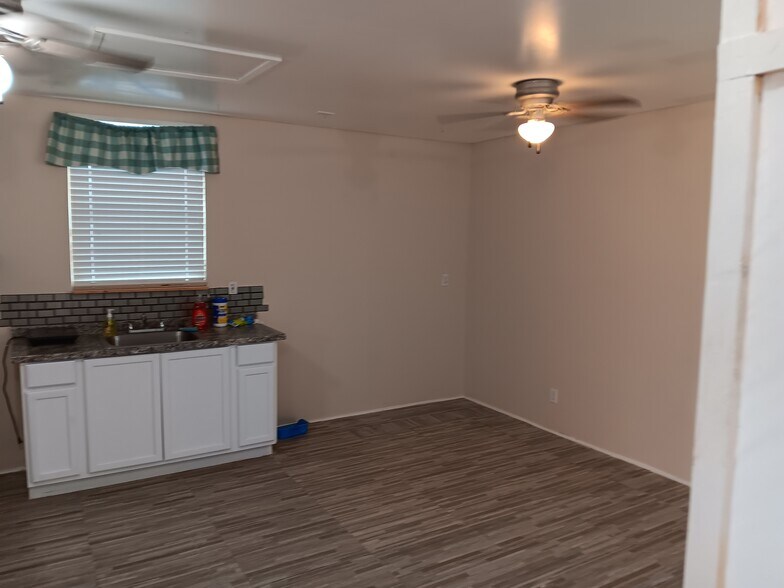 Building Photo - 327 Adeline St