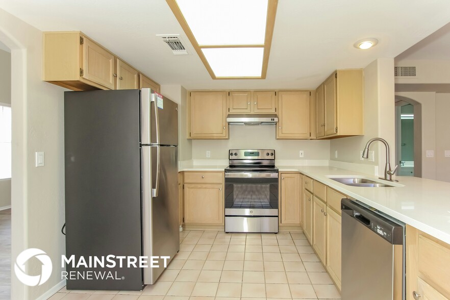 Building Photo - 7742 W McRae Way