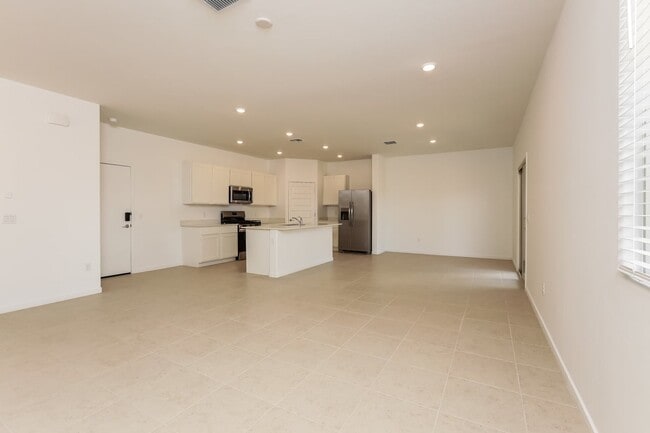 Building Photo - 7070 W Joycliff Way
