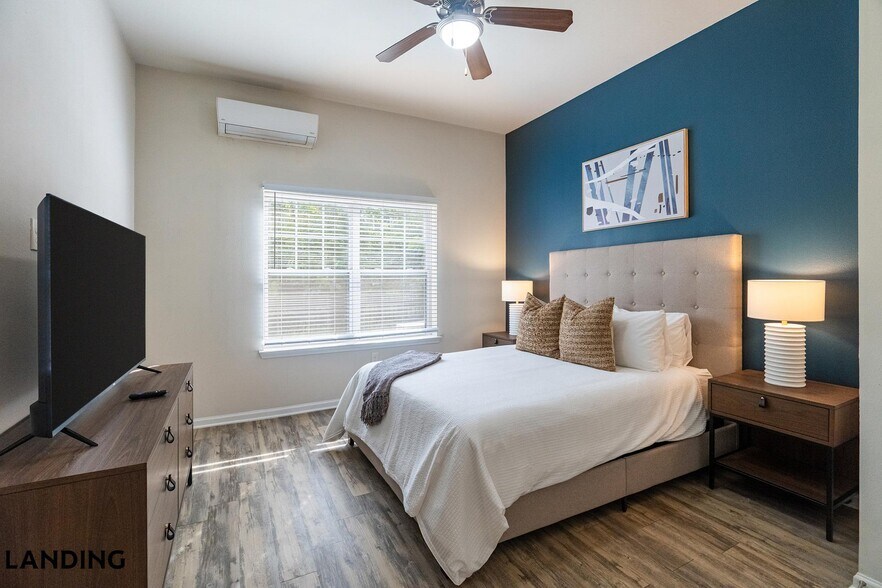 Building Photo - 655 W Mallard Creek Church Rd