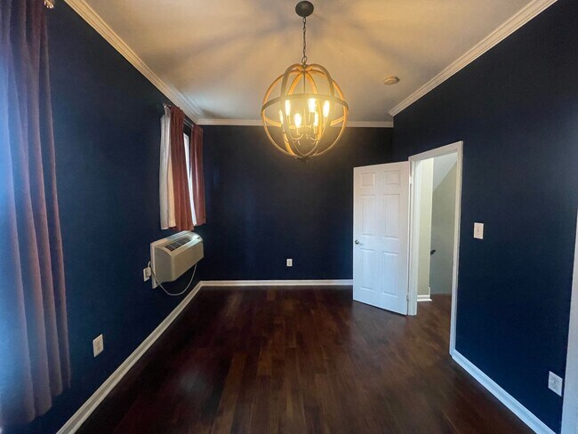 Building Photo - Dupont Circle 2-level Condo at The Cygnet. 1 Bed/1 Full Bath, Fireplace and Modern Kitchen