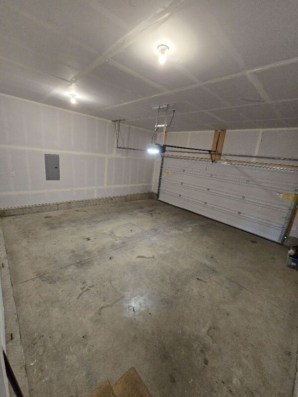 Building Photo - 5653 Brookview Ave