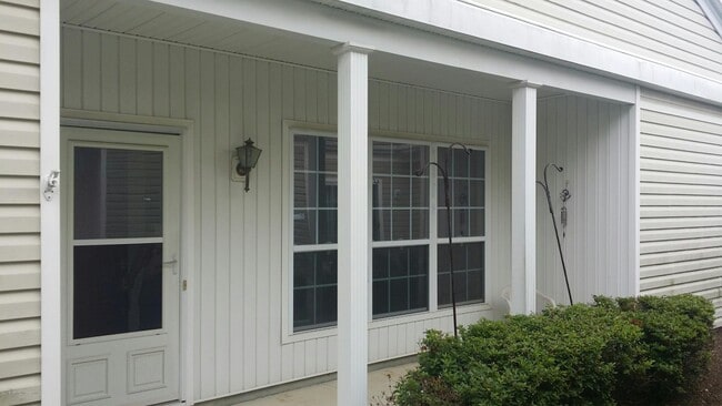 Building Photo - 388 Harrier Dr